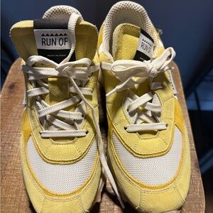RUN OF - men’s size 7.5 - Yellow and White  Sneakers